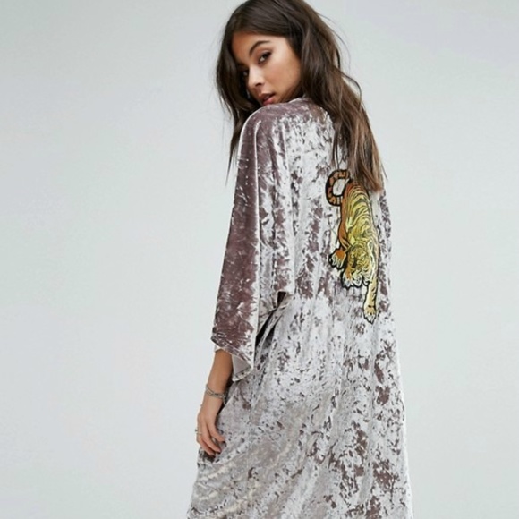 Gypsy Heart Jackets & Blazers - Velvet Tiger Kimono Embroidery Batwing Robe Duster